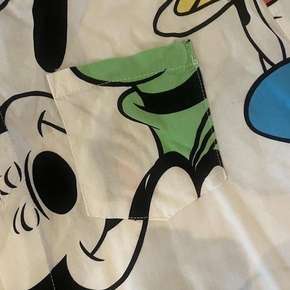 Disney Short Sleeve Shirt Mickey Mouse Mens XL All Over Print Rayon Button Down - Picture 4 of 6